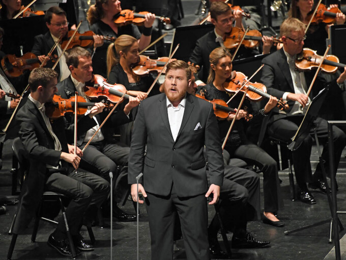 Sergey Kaydalov framførte verk av Giuseppe Verdi og Pietro Mascagni i finalen. Foto: Sven Gj. Gjeruldsen, Det kongelege hoffet